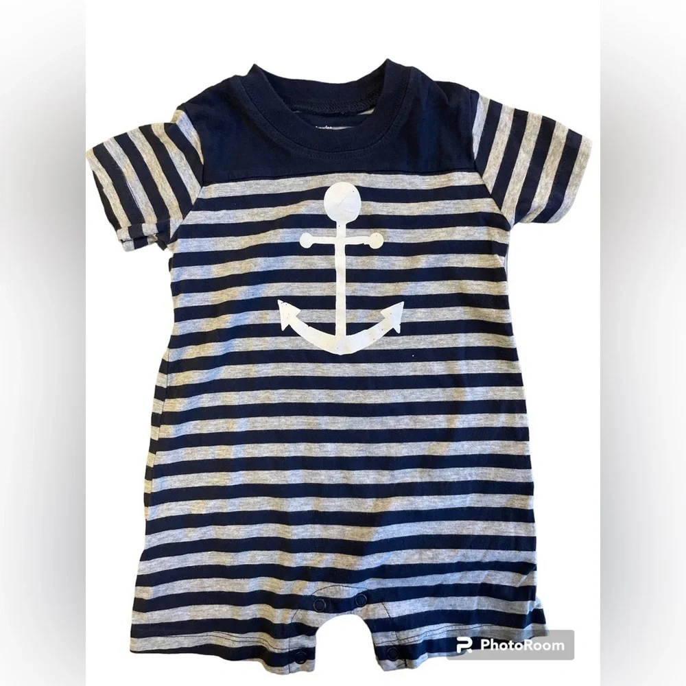 Carter’s baby romper size 9mo